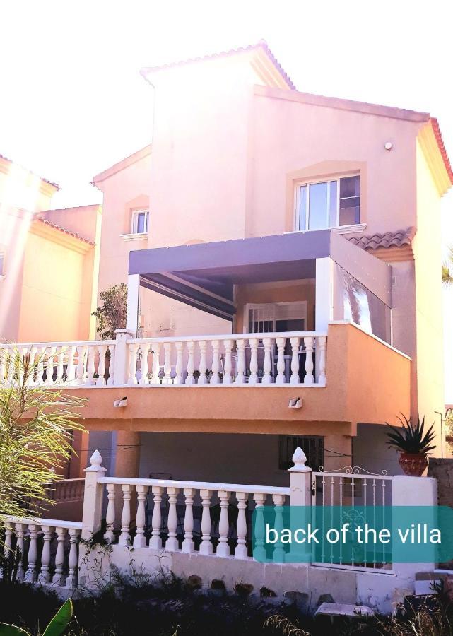 Fabulous detached large villa 5 bedrooms 3 bathrooms backing onto Villamartin Golf Course Exterior foto