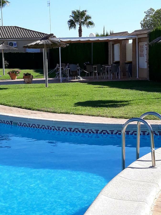 Fabulous detached large villa 5 bedrooms 3 bathrooms backing onto Villamartin Golf Course Exterior foto